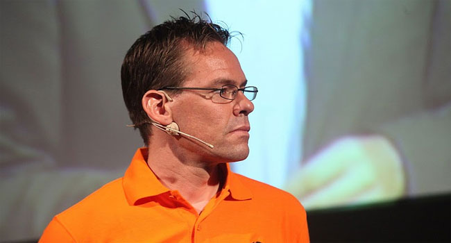 אריך מולר, מנהל מכירות חטיבת התוכנה של HP לאזור EMEA, הציג בפני משתתפי הכנס מחקר של פורסטר שבוצע במימונם, שהעלה כי מחצית מארגוני ה-SMB מתכוונים להטמיע מודלים שונים של מיחשוב ענן באופן מהיר יותר