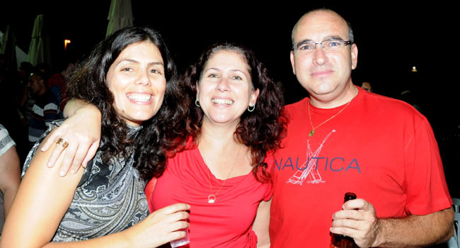 מימין: ערן לסר, מנכ"ל משותף ג'ון ברייס הדרכה והטמעה, הלה טל, סמנכ"ל משאבי אנוש ג'ון ברייס ומטריקס גלובל ואבישג אלבז, מנהלת פיתוח HR וגיוס