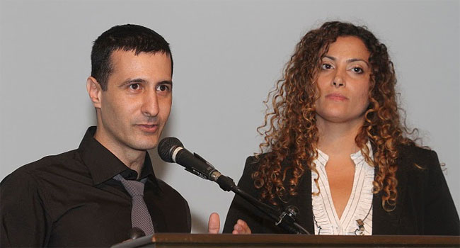 נילי שוחט (מימין) ודני וייסברג, מנכ"לים משותפים - יוביטק, תיארו פיתוח שבאמצעותו לוקחים יישומים ארגוניים עסקיים והופכים אותם ליישומים בעולם הנייד. הטכנולוגיה שפותחה, אמרו, מאפשרת ניוד מהיר של היישום העסקי בארגון לעולם הנייד, תוך ימים ספורים ובלא צורך בכתיבת קוד