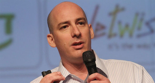 נאור מן, מנכ"ל משותף ברילקומרס, דן בשאלה האם לפתח יישום לכלל המכשירים או ישום ייעודי. "חלונות פון 7 (Windows Phone 7) הוא המהפכה הבאה. מיקרוסופט (Microsoft) עשו עבודה נוראית בעבר, וכעת הם מתעשתים. זהו מכשיר טוב ועובד, ולמנמ"רים הוא יהווה הפתרון הנכון. נראה עליו הרבה פיתוחים בשנה הבאה", אמר