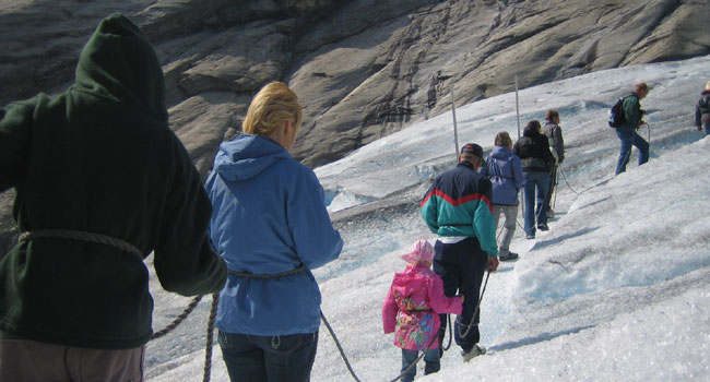 סיור על קרחון Nigardsbreen - חוויה מדליקה במיוחד לישראלים, שלא רואים בכל יום קרחונים, מים ושלגים 