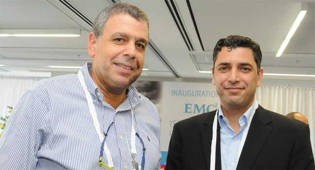 מימין: גיל גולן, דירקטור במרכז הטכני (Advanced Technical Center) של ג'נרל מוטורס ישראל, עם אהרון מינק ובסקי, שותף בקרן הון הסיכון פיטנגו ויו"ר איגוד תעשיות ההיי-טק
