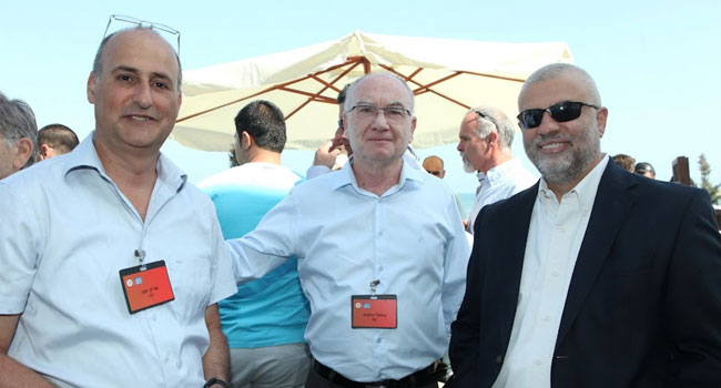 מימין: יהושע בקולה – מנכ"ל HP ישראל , נפתלי נרקיס, ואריק יפה – מנהל חטיבת שרתים עסקיים ב-HP ישראל  