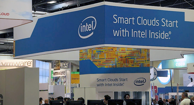 ביתן אינטל בכנס VMworld 2012. אמור מעתה "Intel inside the cloud". צילום: פלי הנמר