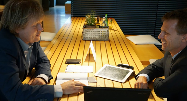 מימין: תומר בן שלום, מנכ"ל  Livingrid.tv, ביחד עם Carsten Hock - מנכ"ל קרן ההון סיכון InvestorTV הגרמנית