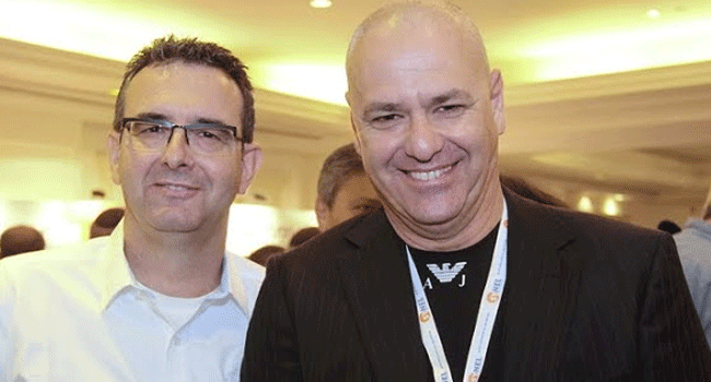 נצפו (משמאל): אילן ינובסקי, סמנכ"ל מערכות המידע של דואר ישראל, ויובל סברוני - סמנכ"ל מכירות בכיר באורקל. חברים טובים...