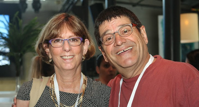 נועם כהן, בעלים ומייסד "תותים" עיצוב תערוכות, עם דליה שוורץ - מנהלת השיווק של Commvault ישראל