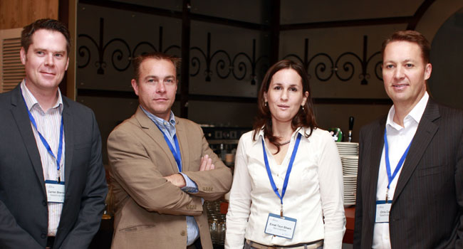 מימין: כריס סיוארי, סמנכ"ל בכיר ב-Salesforce.com אירופה; עינת צור-שיין, מנכ"לית משותפת ב-ServiceWise; ושני אנשי המכירות של Salseforce.com – דארן ברנאן ואוואן מק'קונל
