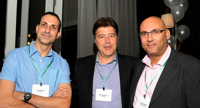 מימין: מאיר פרידמן, מנכ"ל TNN; מוטי אשכנזי – מכירות, פיבוטל; וז'אק זיטו, ורינט
