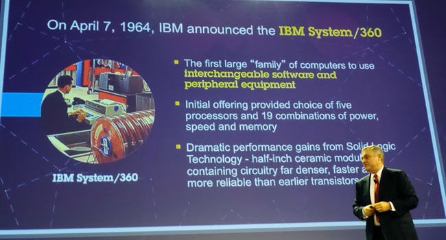 הנה הגיע היום ההיסטורי: הכרזה שלא נשמעה כמותה בתעשייה. מאז ועד היום, יבמ היא המיחשוב הארגוני בחומרה ואחר כך בתוכנה תשתיתית ובשירותים. באותו היום הוכרז מחבר של חמישה מעבדים ו-19 צירופים של עוצמה, מהירות וגודל זיכרון. ברוח ימי חג הפסח שחלף לא מזמן, "אמור מעתה IBM System/360". אחר כך השם קוצר ל-S/360