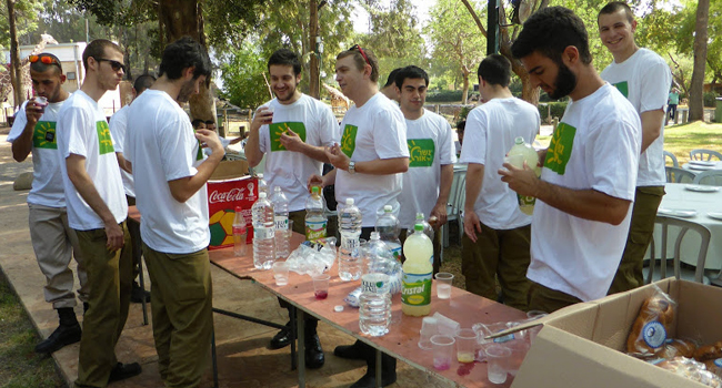 ארוחה קלה למתנדבים בשעת בוקר - תרומת סנדביץ' ערד