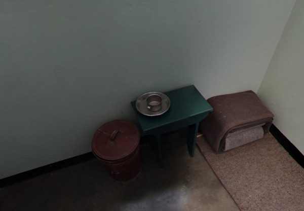 זה מה שנשאר. תא המעצר של נלסון מנדלה, מתוך פרויקט Google Culturalinstitute