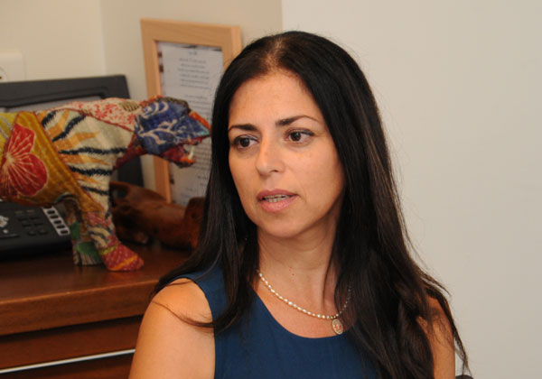 אטי דה לאון, מנהלת התפעול ומשאבי האנוש של Qlogic בישראל