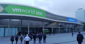 VMworld2015 בברצלונה: פלטפורמת הכרזות לכלל עולמה של VMware. צילום: פלי הנמר