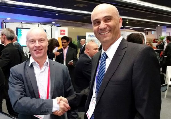מימין: שמעון כהן, סמנכ"ל מכירות ושיווק ב-Intentia; ופטריק סזוברג, מנהל מוצר Infor M3 ב-Infor