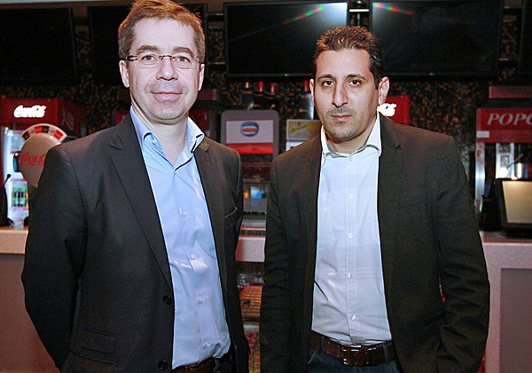 מימין: אופיר זמיר, מנהל טכנולוגי אזורי בכיר ב-VMware, ומארק פרנזל, מנהל בכיר להנדסת מערכות לדרום EMEA ב-VMware