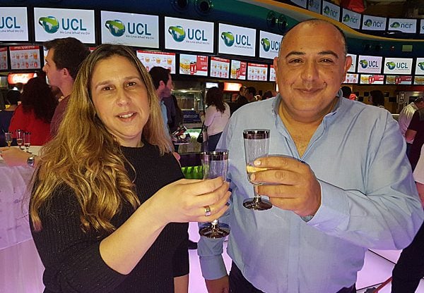 מימין: יוסי רודריק, מנכ"ל ומייסד UCL; ולימור שחר, משנה למנכ"ל ומנהלת פעילות ההשמה הטכנולוגיות ומשאבי האנוש בחברה. צילום: יח"צ