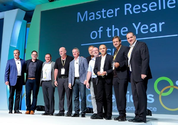 טקס קבלת פרס EMEA Master Reseller of the year. מימין: אופיר אייזיק, סמנכ"ל מכירות QlikView Israel; אלי זיברט, מנכ"ל חילן; טל וייסר, מנכ"ל QlikView Israel; אלדד פז, סמנכ"ל תפעולQlikView Israel ; יואל סלע, יו"ר QlikView Israel; לארס ביורק, מנכ"ל Qlik; אבי באום, יו"ר חילן; נעם מלר, סמנכ"ל שותפים עסקיים QlikView Israel; טוני אדמס, סמנכ"ל בכיר ב- Qlik Partners alliance; ומארק תורמנד, סמנכ"ל בכיר מכירות ותמיכה ב-Qlik. צילום: יח"צ