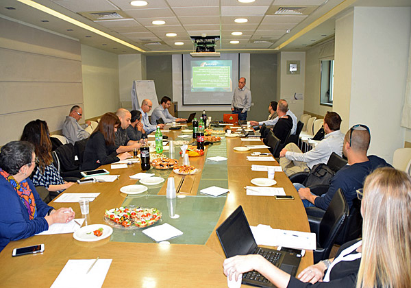 המשתתפים במפגש. צילום: יח"צ