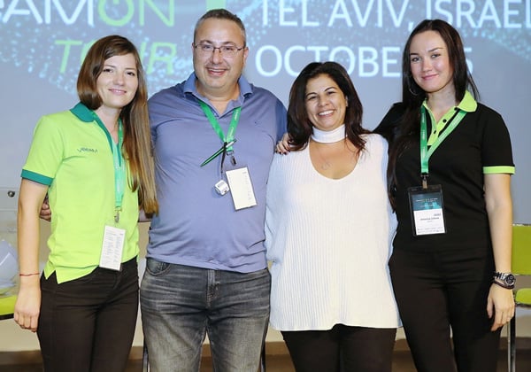 מימין: אנטונינה זוטובה מ-Veeam; ורד ליברמן, מנהלת אזורית בחברה; הזוכה בפרס הגדול - אופיר גל, ארכיטקט IT באלביט; וסורינה אנטון מ-Veeam. צילום: ניב קנטור