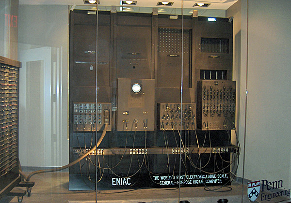 מחשב ה-ENIAC באוניברסיטת פנסילבניה. צילום: TexasDex, מתוך ויקיפדיה