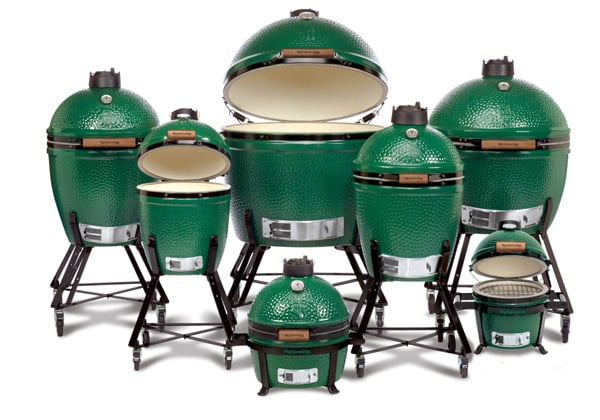 שבעה גדלים שונים. גריל הקאמאדו שלBig green egg. צילום: רועי שר