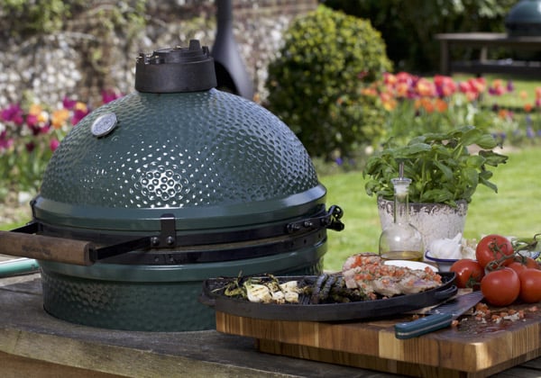 גריל הקאמאדו שלBig green egg. צילום: רועי שר