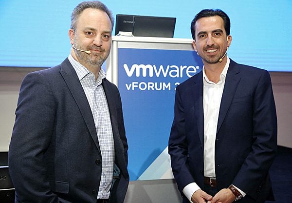 מימין: אלי שקד, מנכ"ל VMware ישראל; וג'ו באגלי, סגן נשיא ב-VMware לאזור EMEA. צילום: ניב קנטור