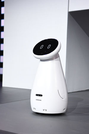 הרובוט Bot Care של סמסונג. צילום: יח"צ